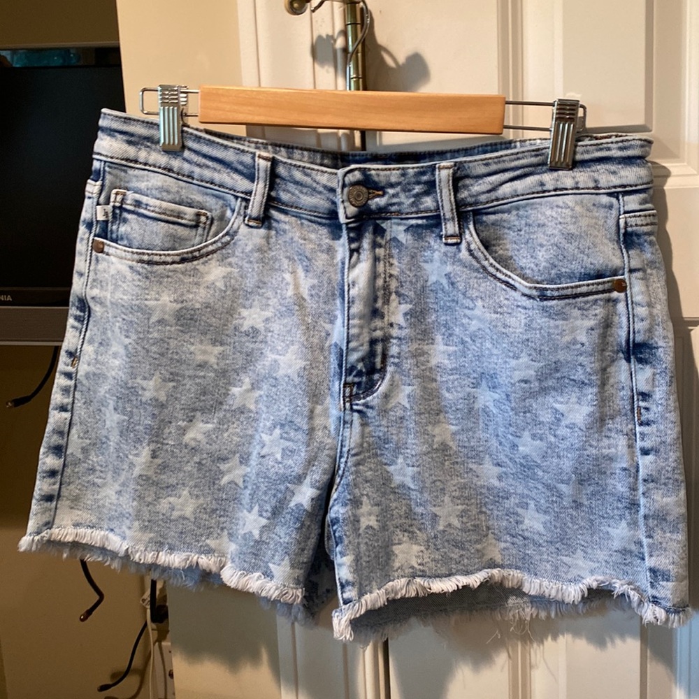 Judy Blue stars denim shorts